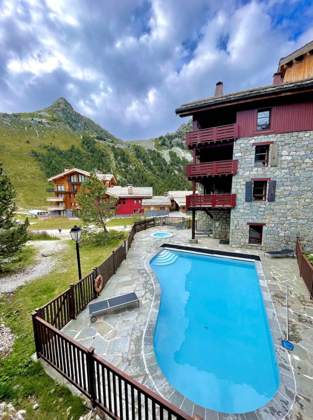 Arc 1950 - Appartement Moderne - Sauna Hammam Jacuzzi - 4 Personnes Les Arcs  Buitenkant foto